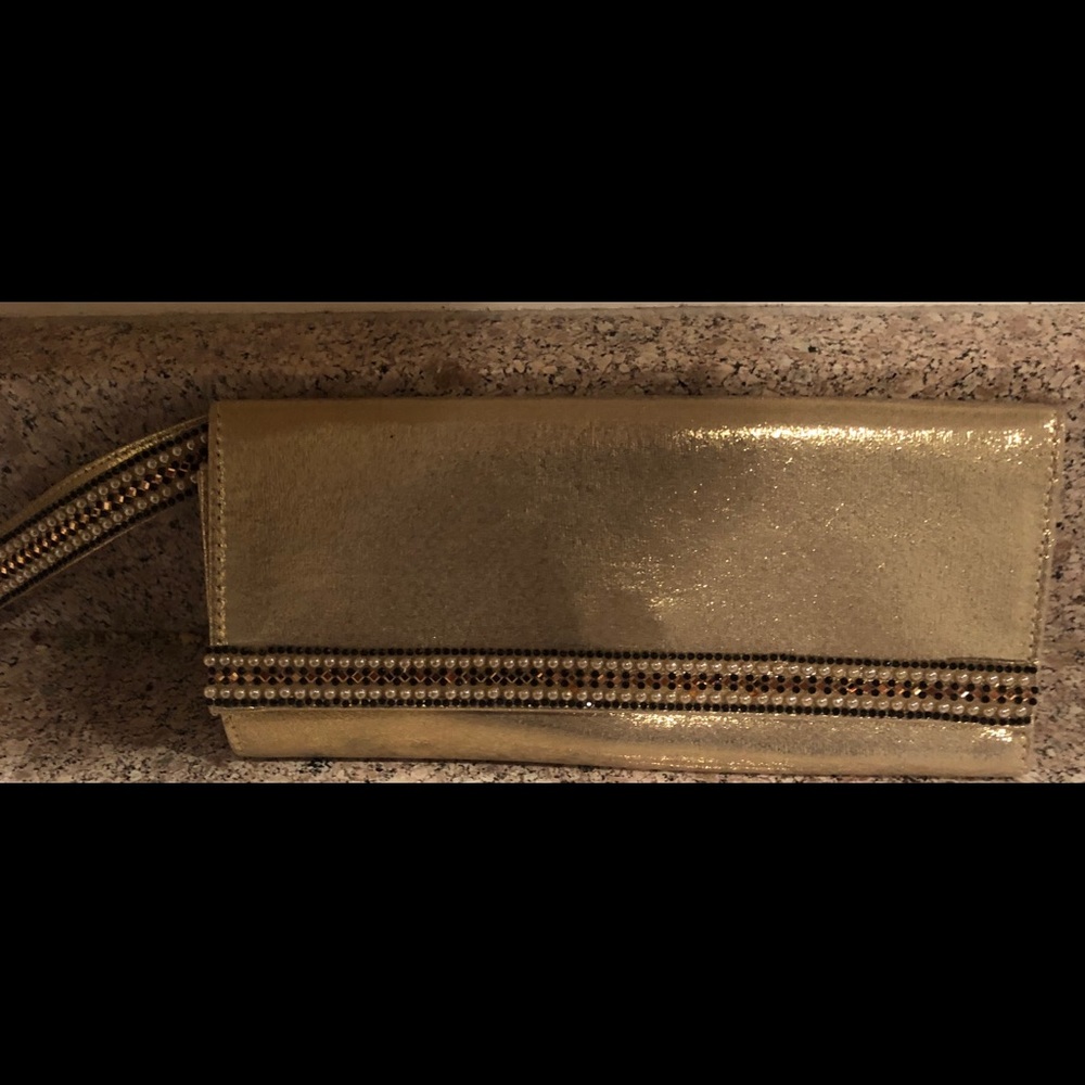 Gold clutch